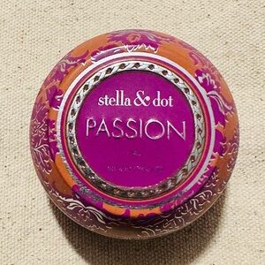 Stella & Dot | Candle | Stella & Dot Passion Candle in Tin | Blood Orange